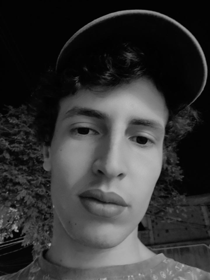 Substack profile picture for @moumenn