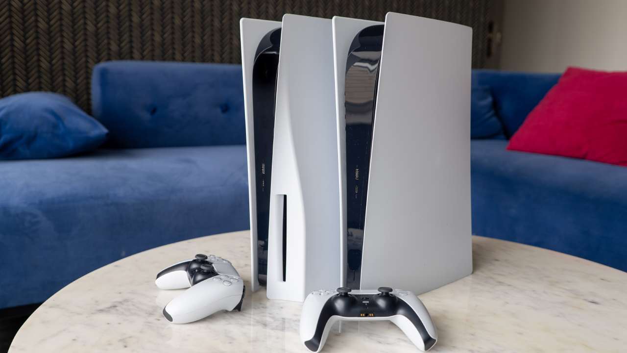 PS5 Disc vs Digital which is better? by Adam Vjestica