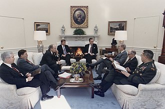 File:President Bush meets with General Colin Powell, General Scowcroft, Secretary James Baker, Vice President Quayle... - NARA - 186429.jpg File:President Bush meets with General Colin Powell, General Scowcroft, Secretary James Baker, Vice President Quayle... - NARA - 186429.jpg