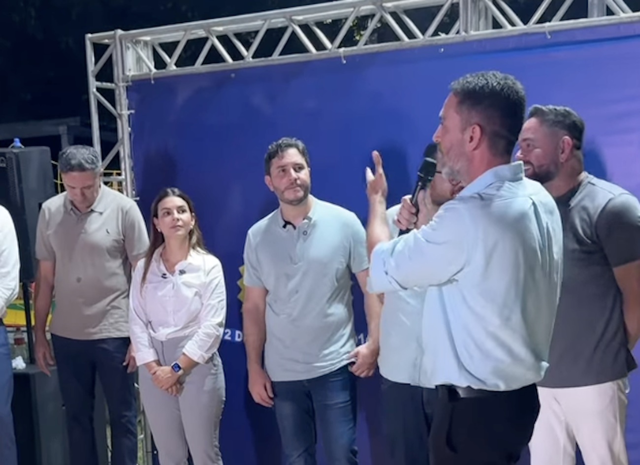 Léo Moraes inaugura praça Marise Castiel em Porto Velho e dá aula de democracia ao convidar Maurício e Mariana