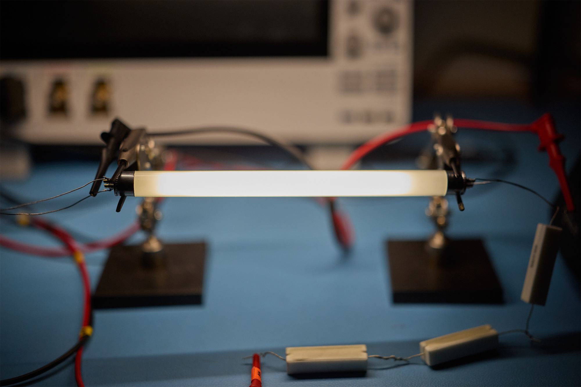 Fluorescent lamps (don’t) have ears