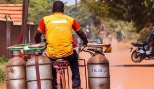 Contrabando de combustíveis e gás em Guajará Mirim prejudica comerciantes; porto está fechado