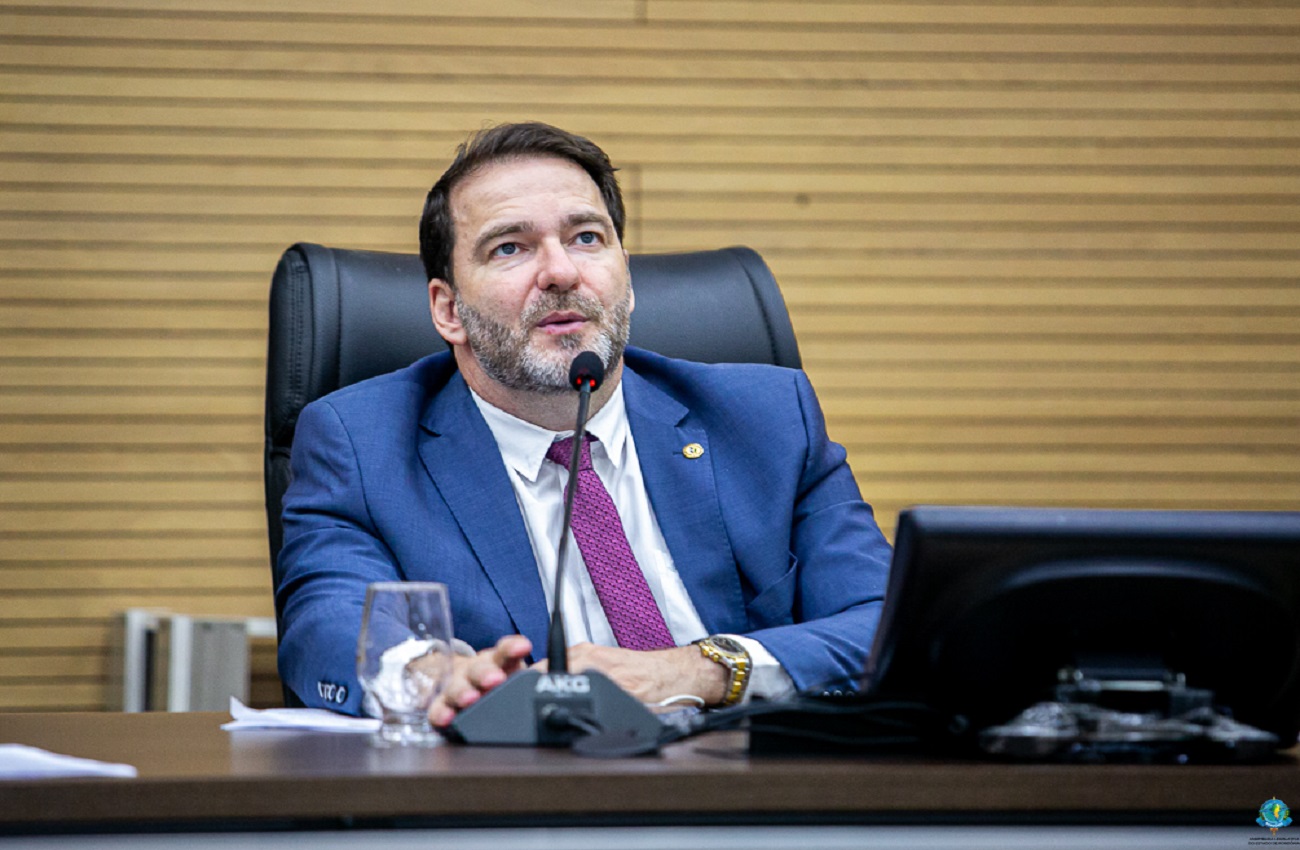 Alex Redano solicita pavimentação urgente da rua Estrada de Ferro Madeira-Mármore em Porto Velho