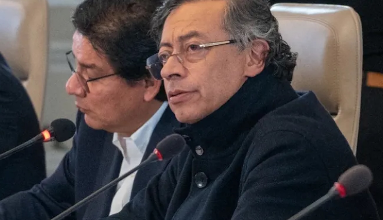 Tensão na Fronteira: Petro acusa Equador de bombardeio e aciona Donald Trump