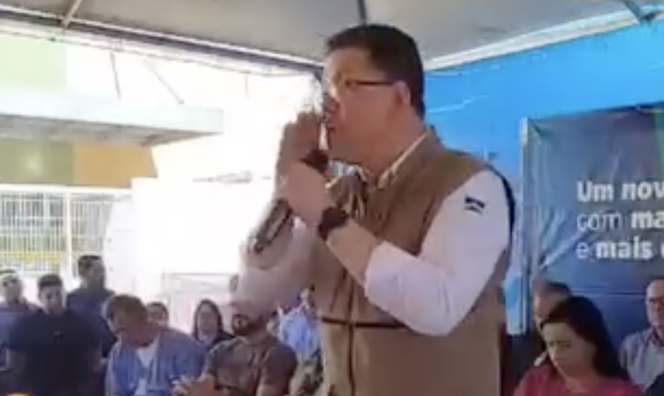 "Gente que tirei do buraco, que estava falido"; em discurso, Marcos Rocha acusa vice governador de traição