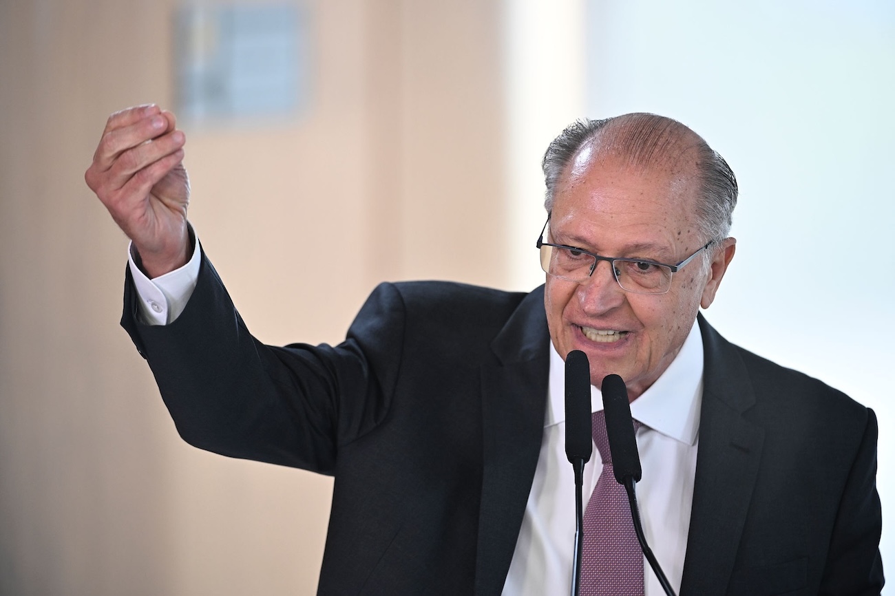 Alckmin: quem defende ditadura não devia ser candidato