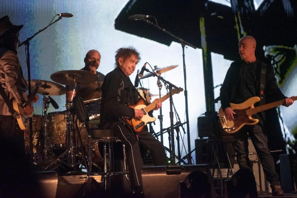 the blog nobody reads BOB DYLAN GUEST APPEARANCE FARM AI