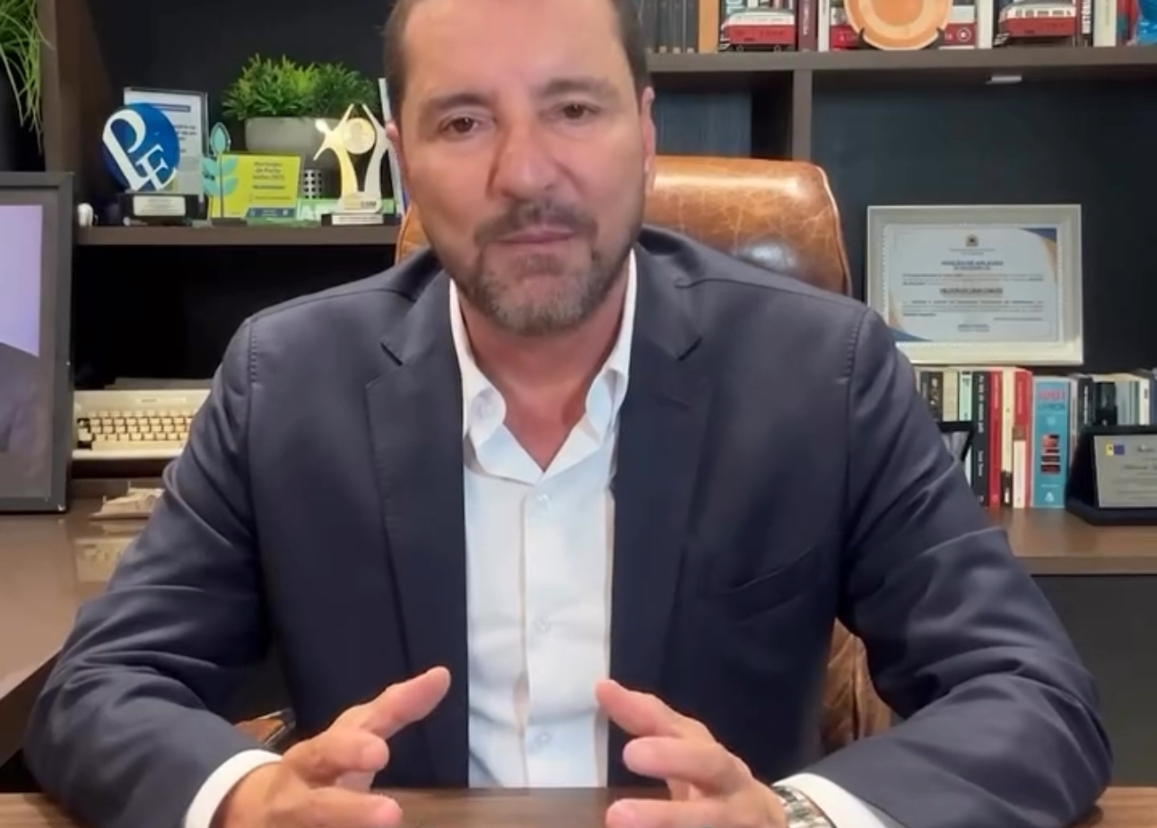 ATENÇÃO: ex-prefeito Hildon Chaves renuncia presidência da AROM