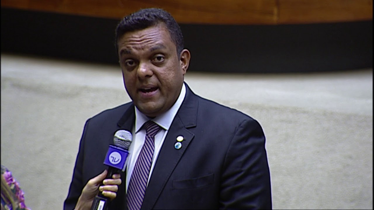 Deputado Otoni de Paula desmente Michelle Bolsonaro sobre perseguição religiosa