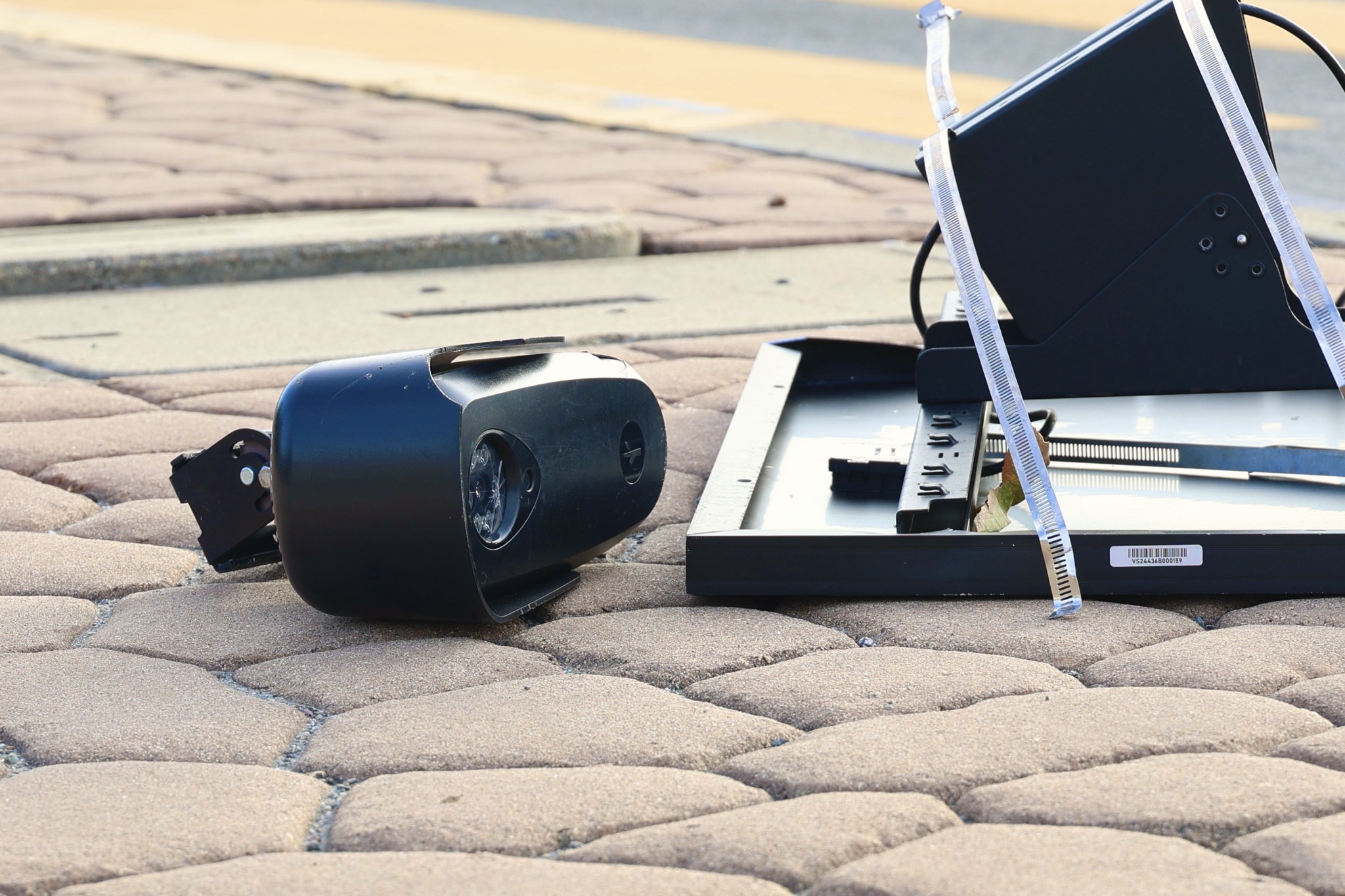 Across the US, people are dismantling and destroying Flock surveillance cameras