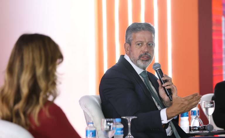 Lira: governo vai ter que dialogar para aprovar medidas de ajuste fiscal