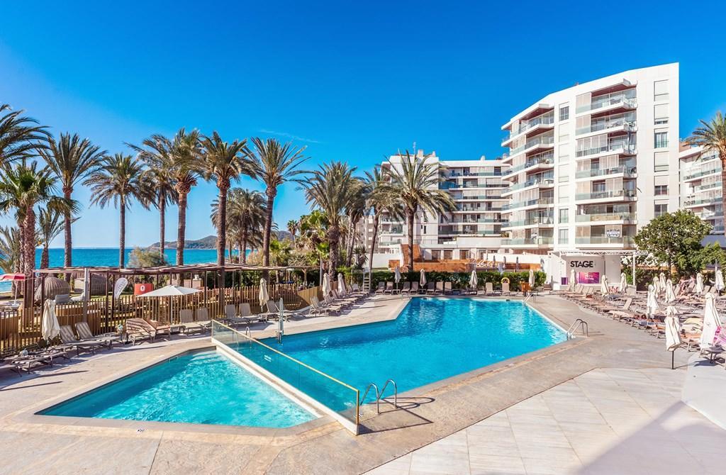 https://www.easyjet.com/holidays/_next/image?q=75&url=https%3A%2F%2Fejh-web-prod-images.s3-eu-west-1.amazonaws.com%2FESIB0053%2FLarge%2FESIB0053_112.jpg&w=3840